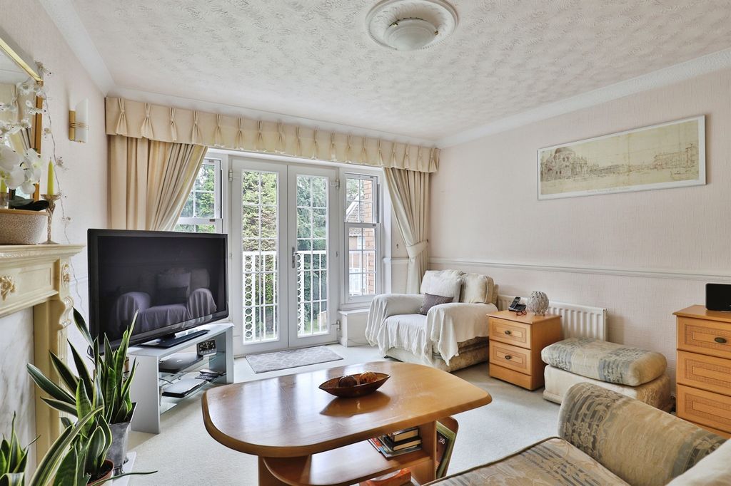 Property photo 3 of 17