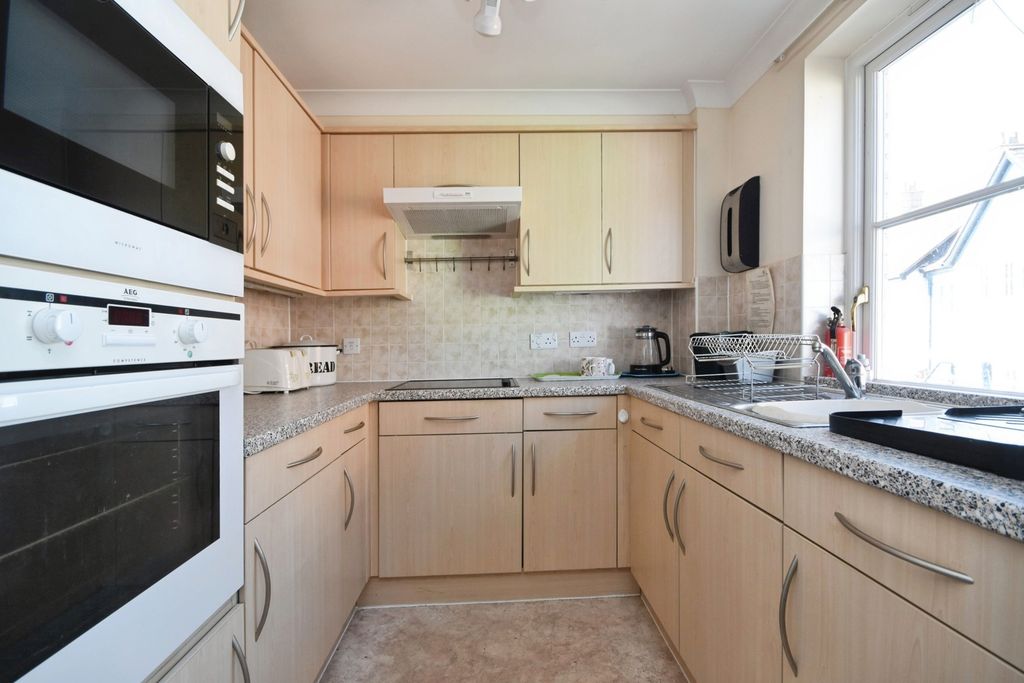 Property photo 3 of 13 Kitchen