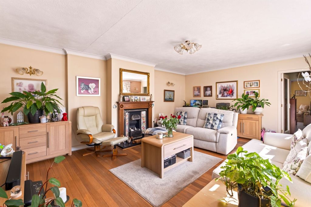 Property photo 3 of 20 Living Room