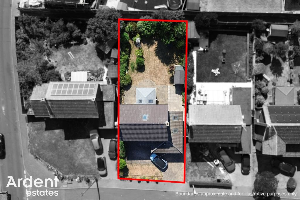 Property photo 2 of 35