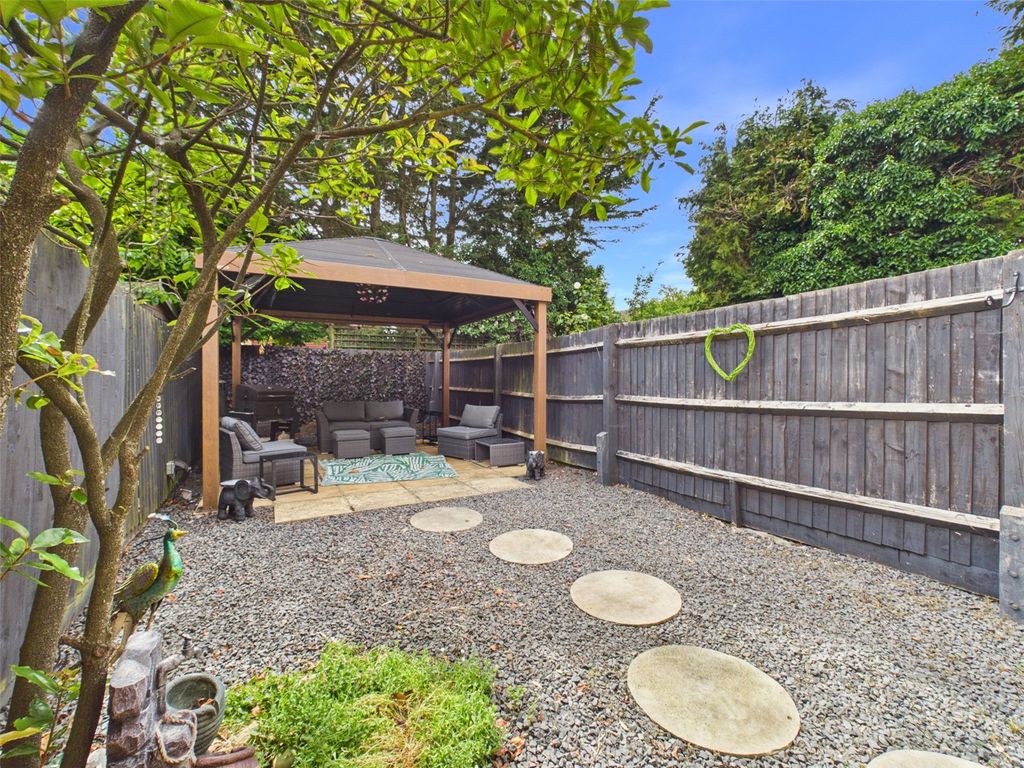 Property photo 2 of 19 Garden