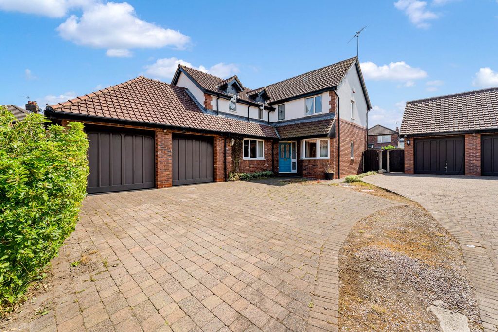Property photo 1 of 35