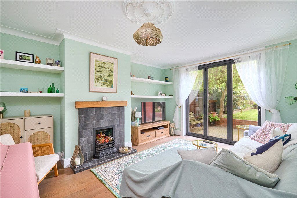 Property photo 3 of 17 Dining Room