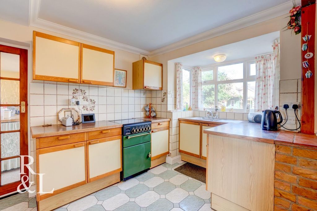 Property photo 3 of 30 47 Willow (9).Jpg