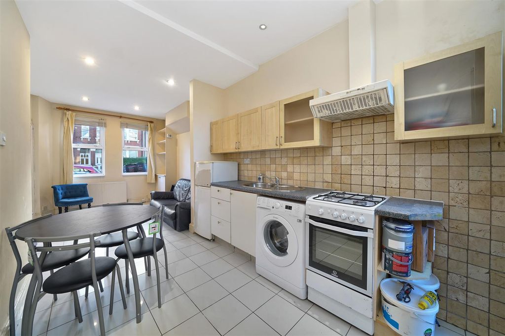 Property photo 2 of 8 Kitchen