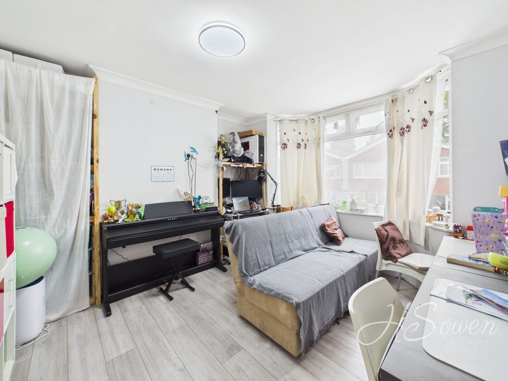Property photo 2 of 17 Photo 7