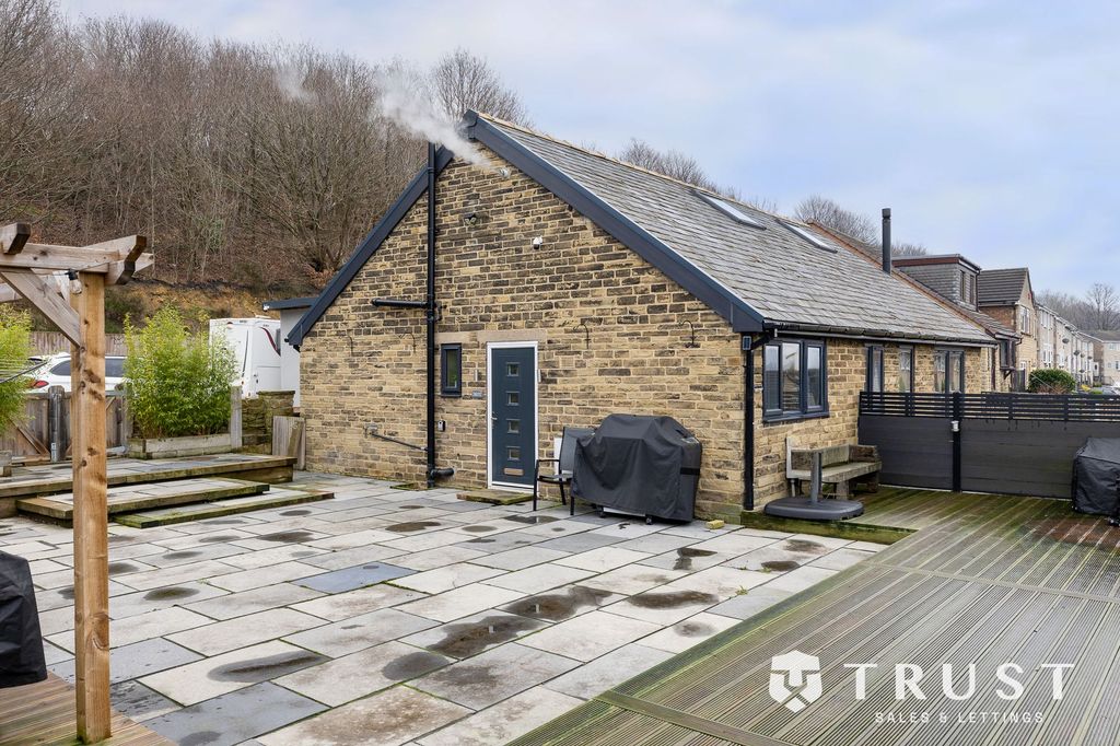 Property photo 2 of 46