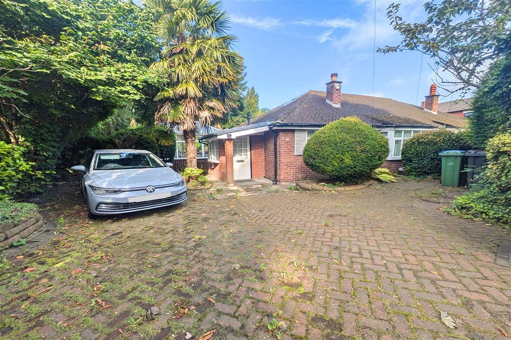 Property photo 1 of 9 External