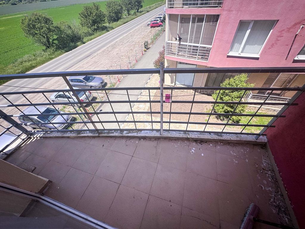 Property photo 3 of 10