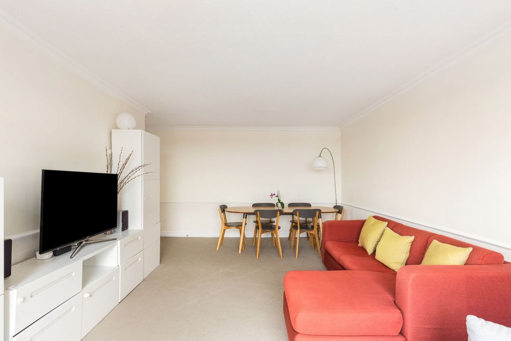 Property photo 3 of 13 Flat 18, Rosebank...