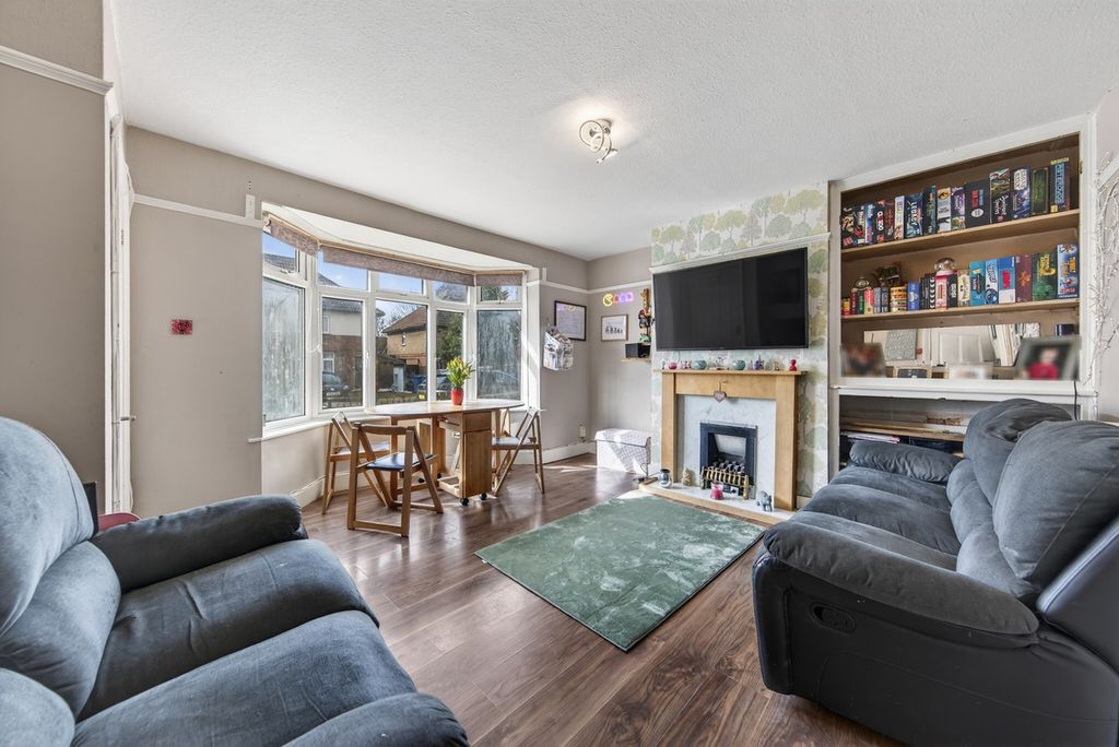 Property photo 2 of 26