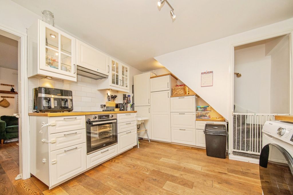 Property photo 2 of 19 Pbox-Img.Jpg