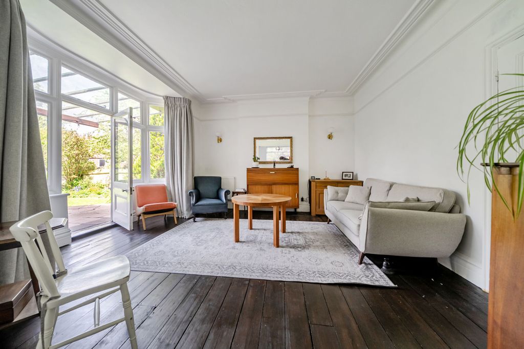 Property photo 2 of 40 1442236-9-69E23ee...