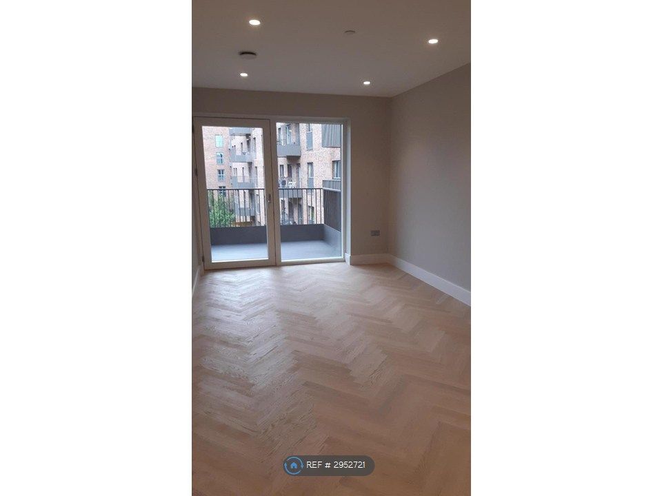 Property photo 2 of 14 2. Sitting Room & Balcony Overlooking The Gardens