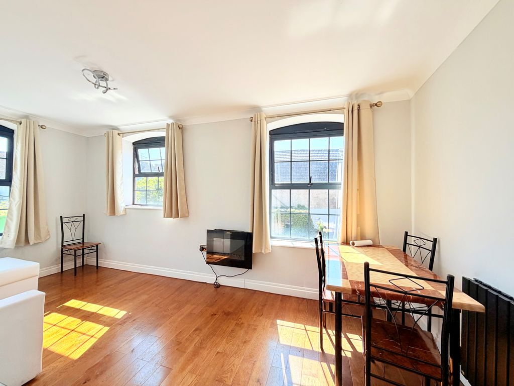 Property photo 3 of 9 Image