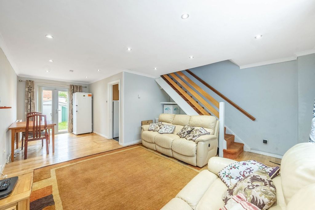 Property photo 2 of 13