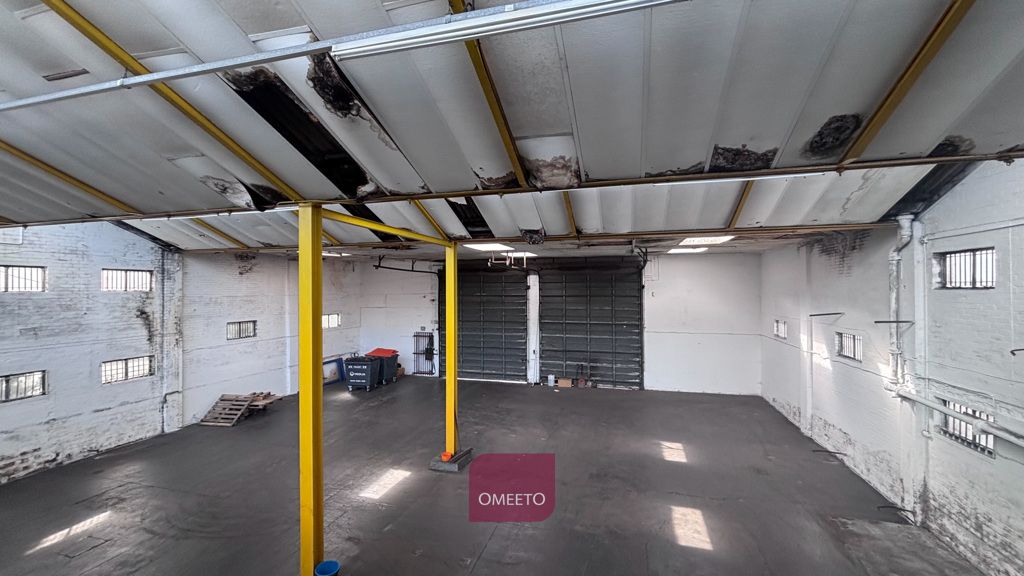 Property photo 3 of 9 Warehouse To Let