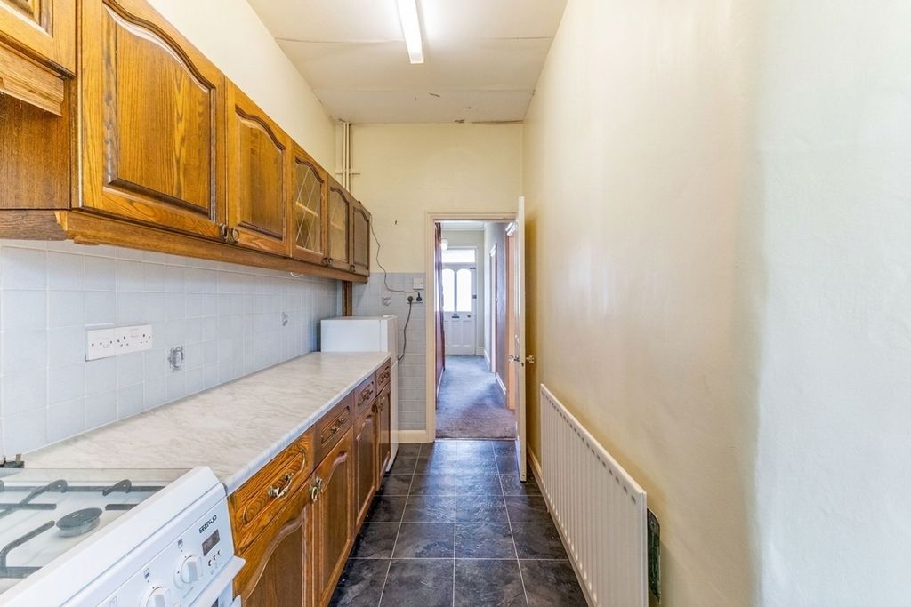 Property photo 3 of 34