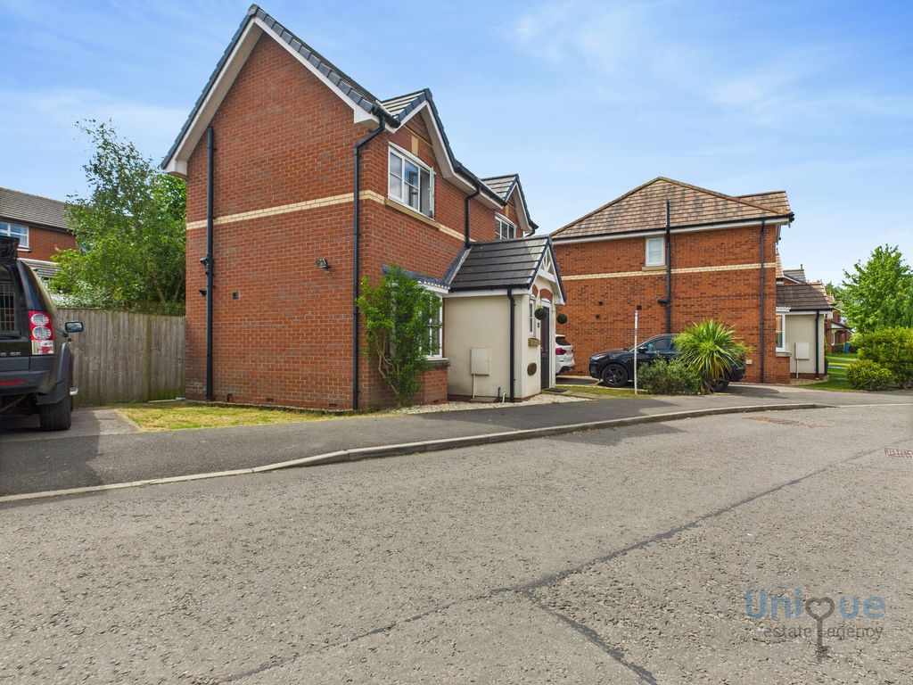 Property photo 2 of 21