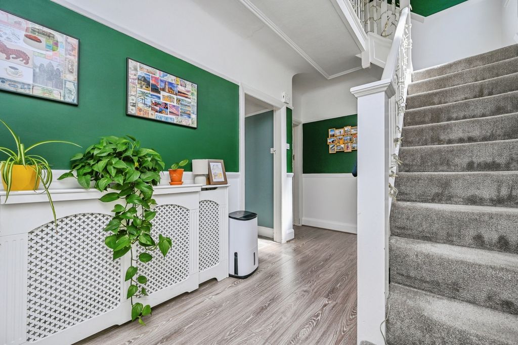Property photo 3 of 19 Pbox-Img.Jpg