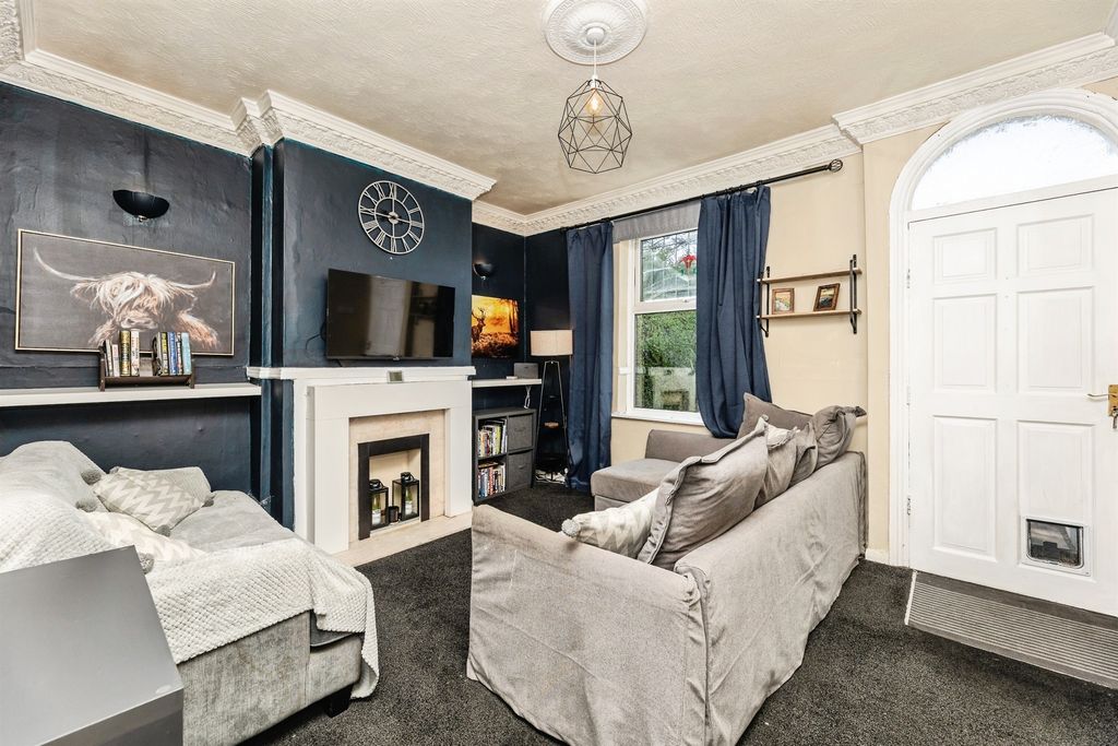 Property photo 3 of 9