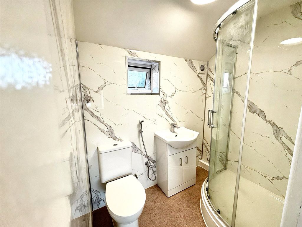 Property photo 2 of 5 Ensuite Shower Wc
