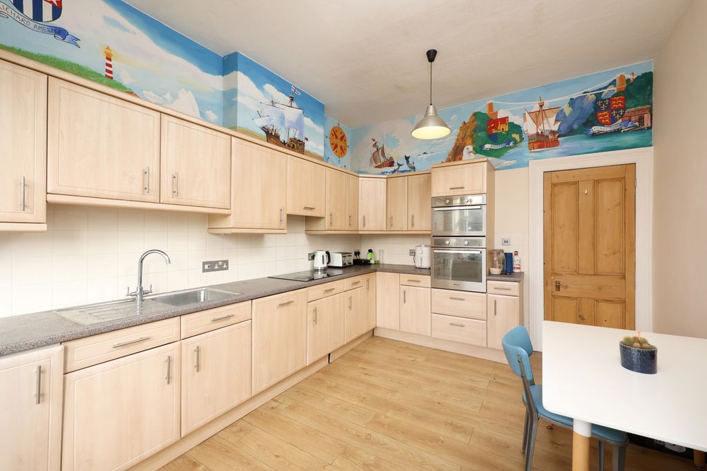 Property photo 3 of 10 Kitchen/Breakfast Room