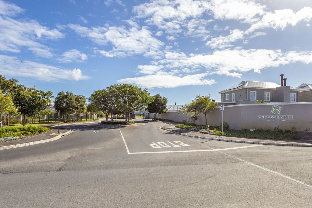 Property photo 1 of 31 1Bc1738376