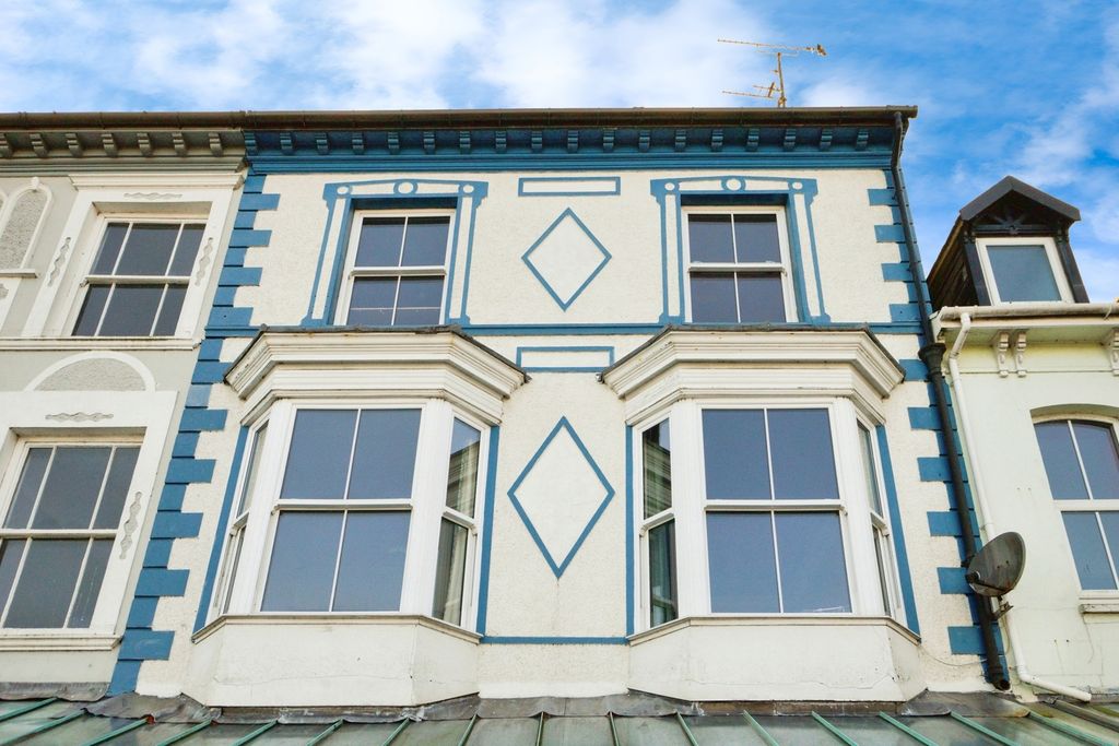 Property photo 2 of 20 Pbox-Img.Jpg