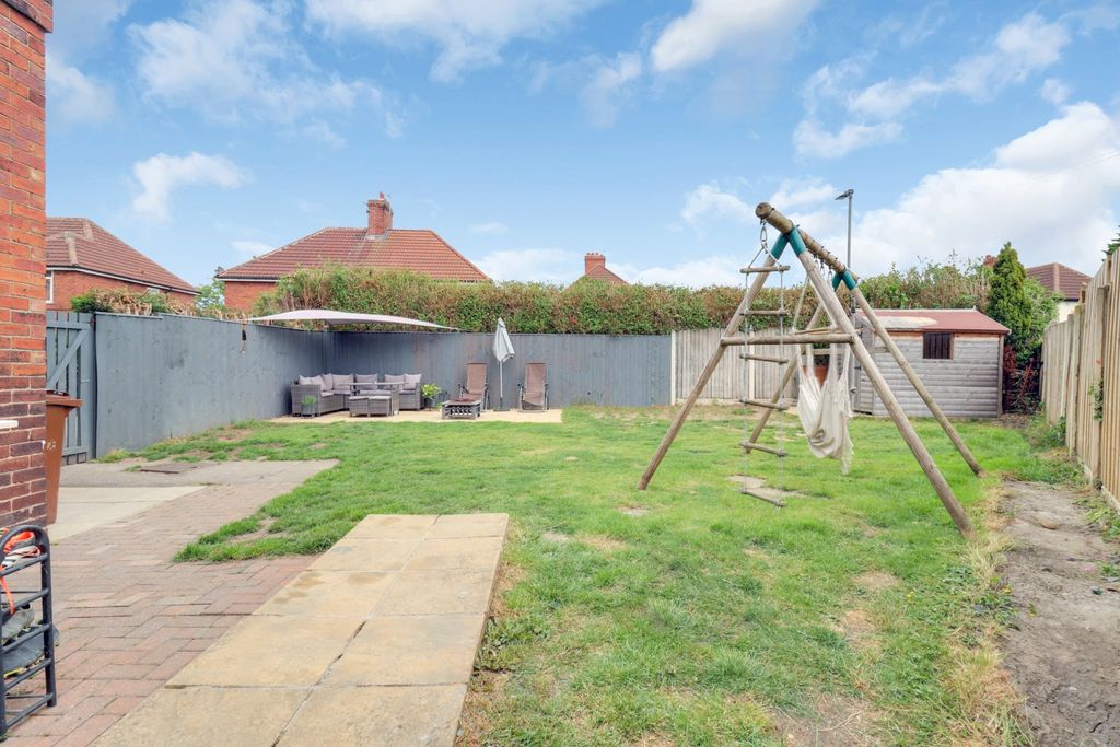 Property photo 2 of 25 2- Rob Hammond Ewemove Pontefract