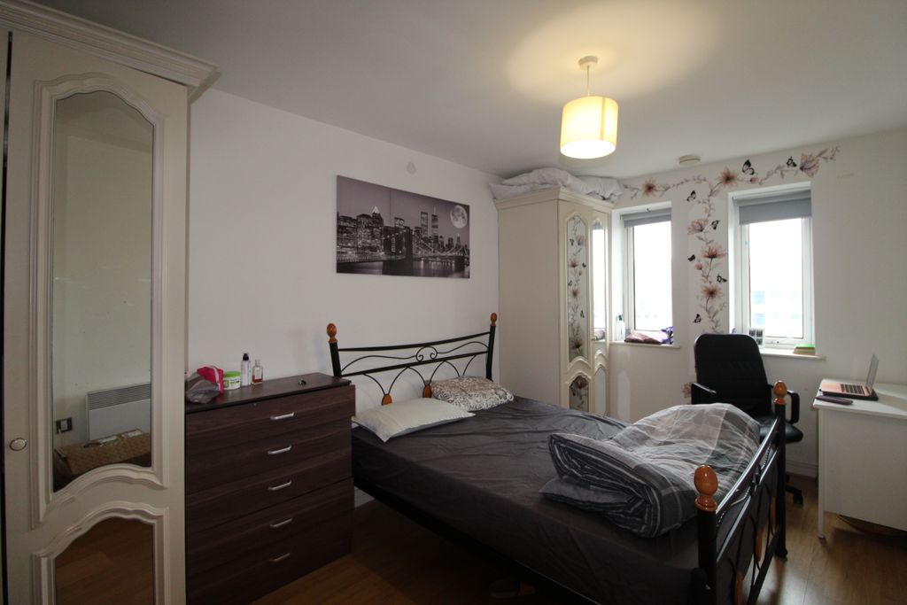 Property photo 3 of 6