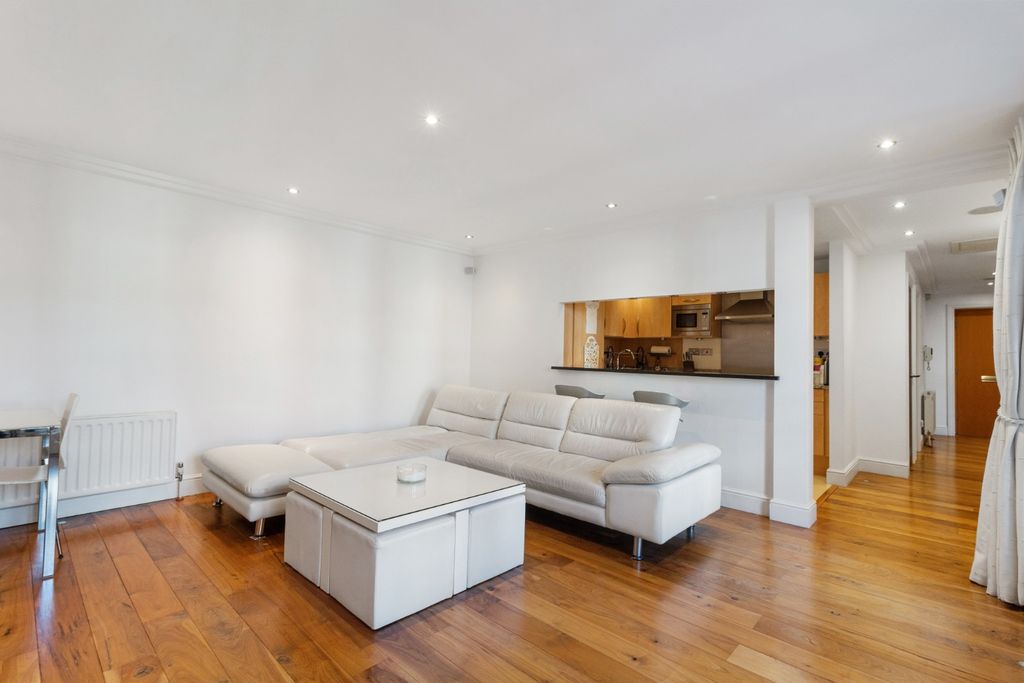 Property photo 2 of 19 4622232