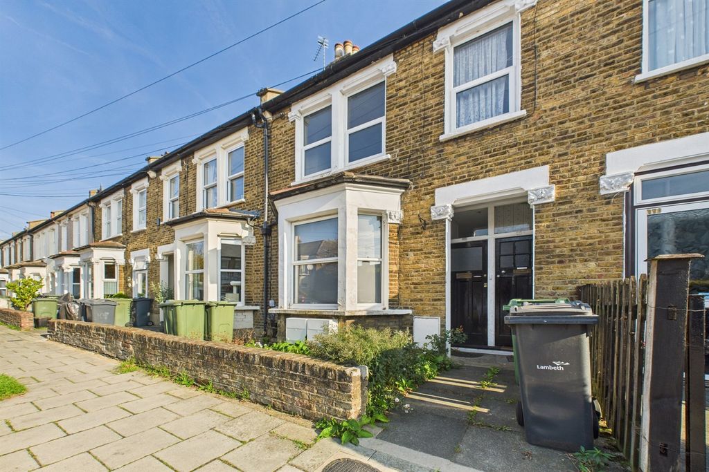 Property photo 1 of 12 External