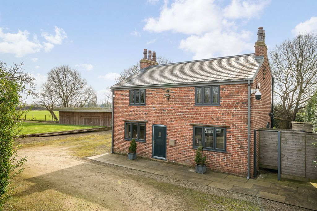 Property photo 1 of 44