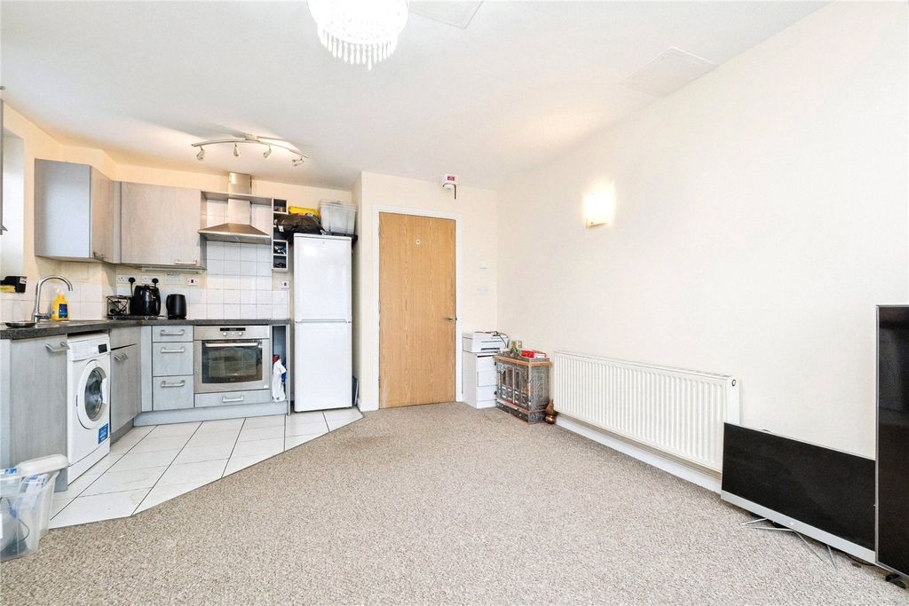 Property photo 2 of 12 Picture No. 14