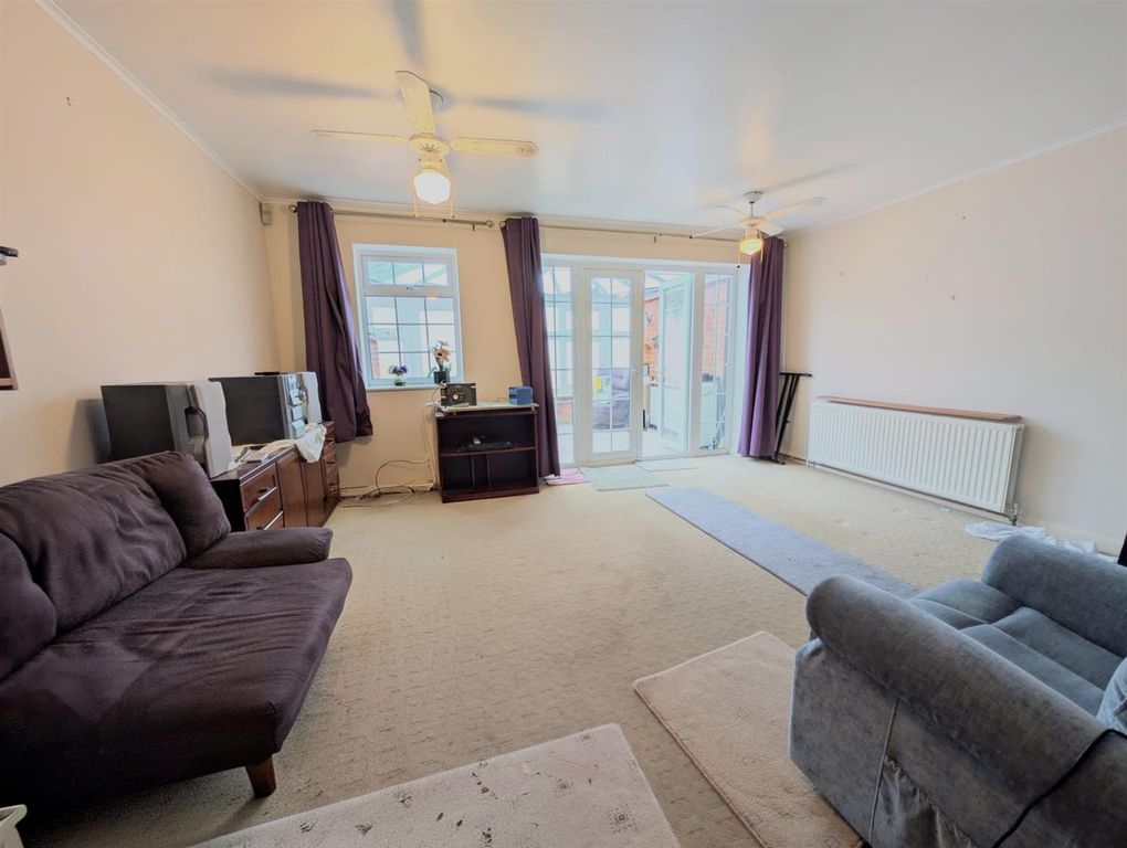 Property photo 2 of 10 Af96713E-661A-486F-8cc1-c22267d50A49.Jpg