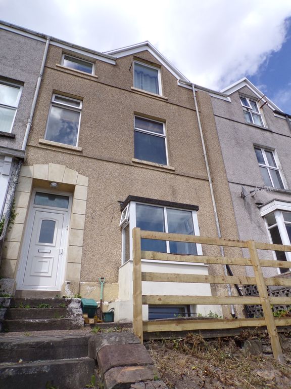 Property photo 1 of 5