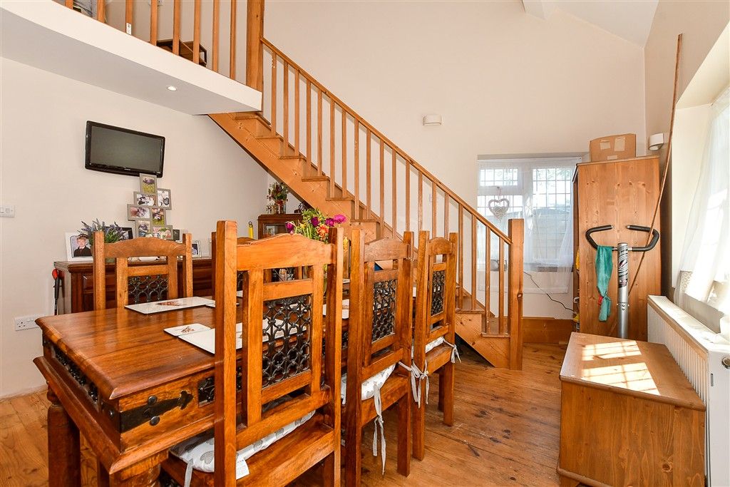 Property photo 3 of 10 Dining Area