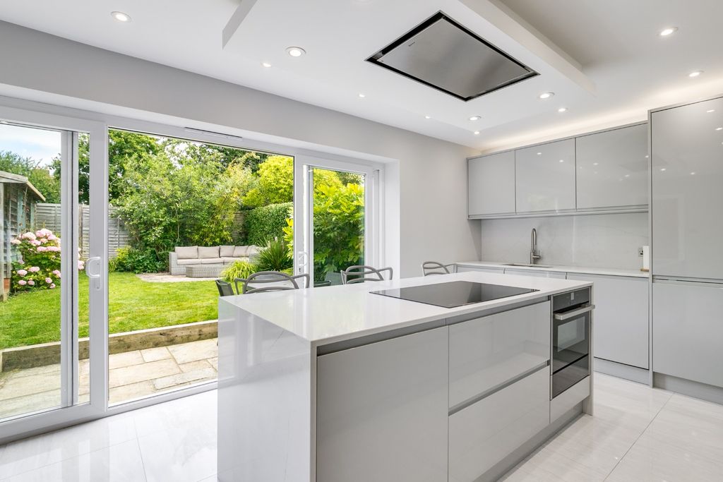 Property photo 2 of 28 3359725