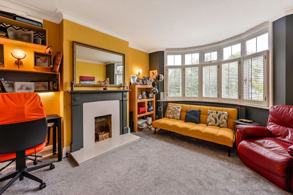 Property photo 3 of 16