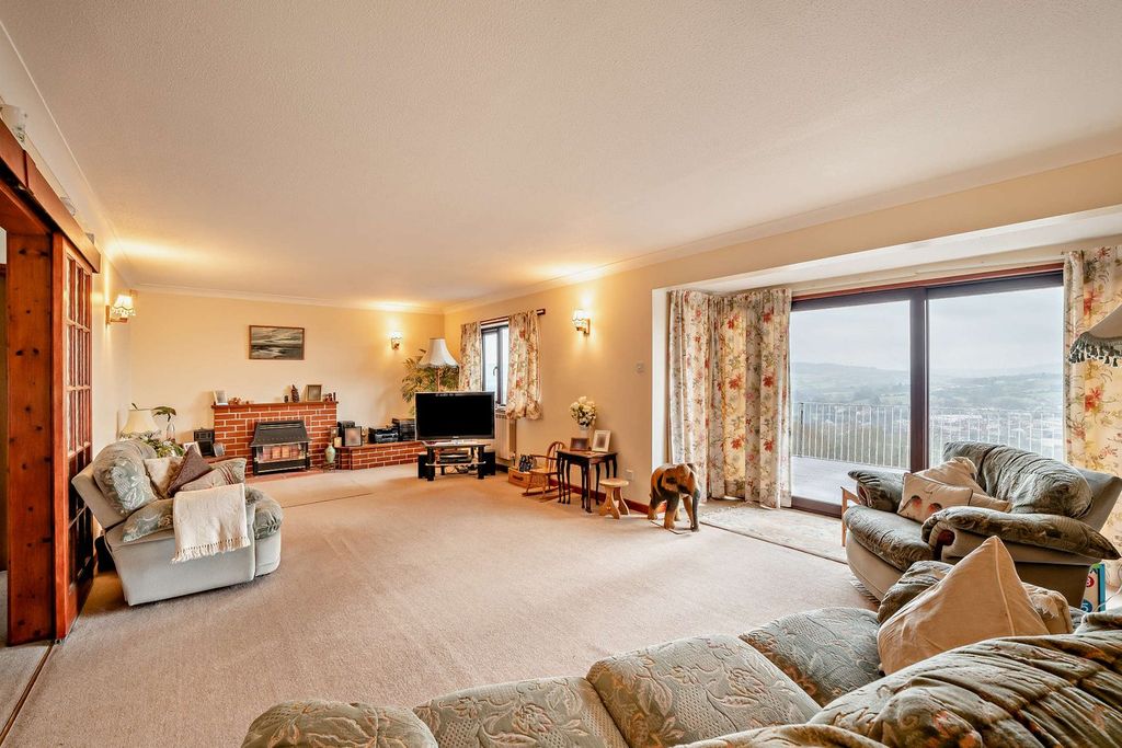 Property photo 3 of 30