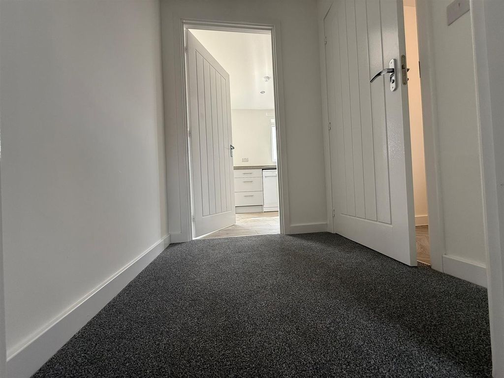 Property photo 3 of 51 0d7c17c1-B6A0-4935-Af9E-2c11B03Ddc2B.Jpg