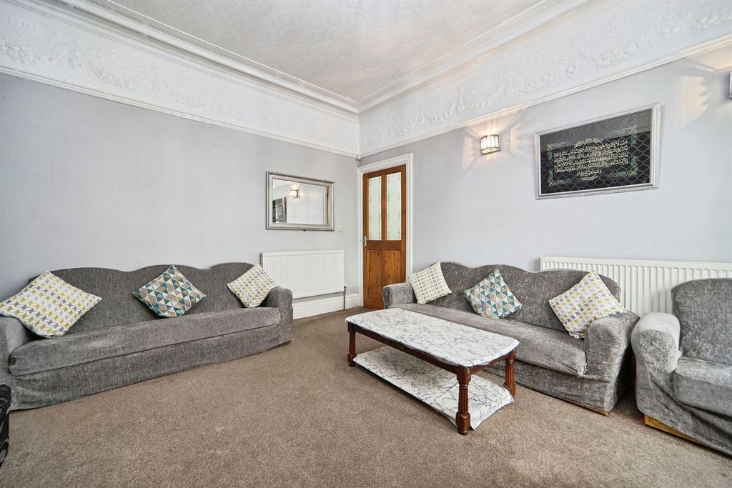 Property photo 3 of 23