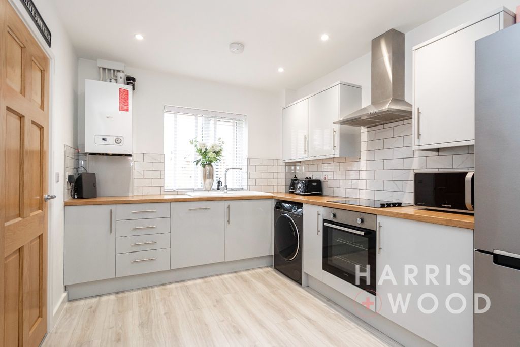 Property photo 2 of 22 4563375