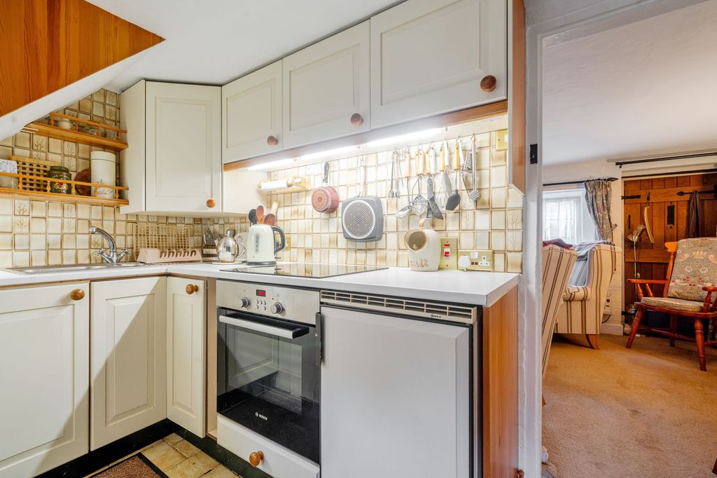 Property photo 3 of 15 Kitchen