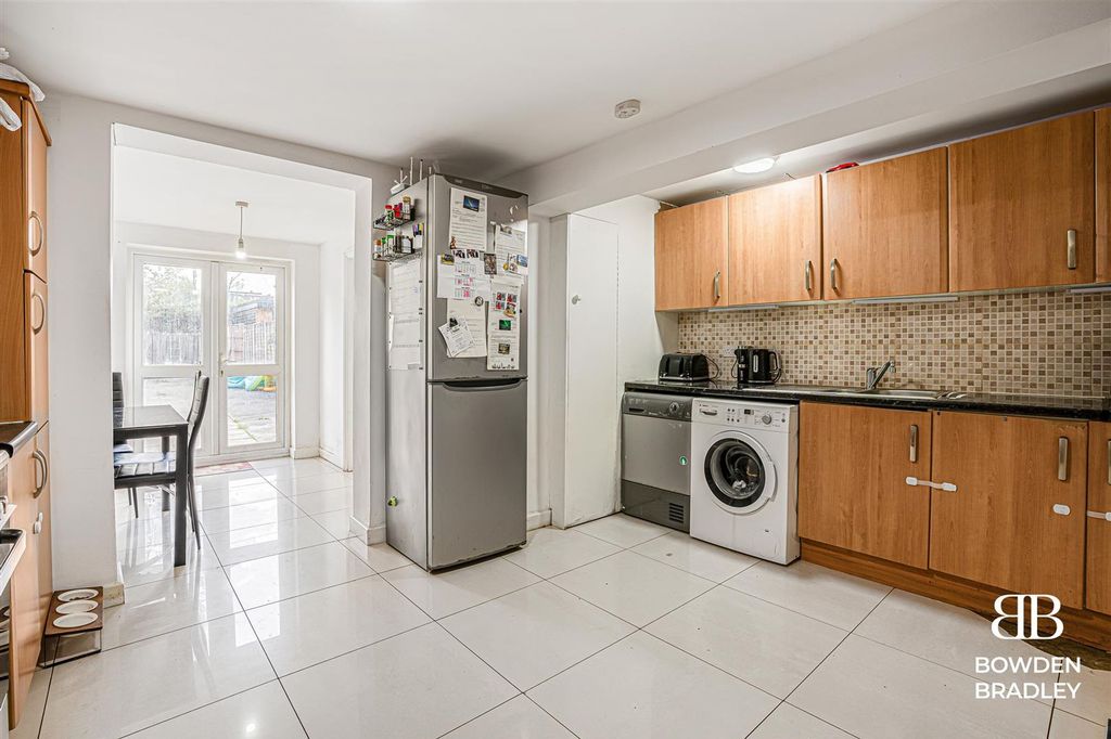 Property photo 2 of 20 Kitchen