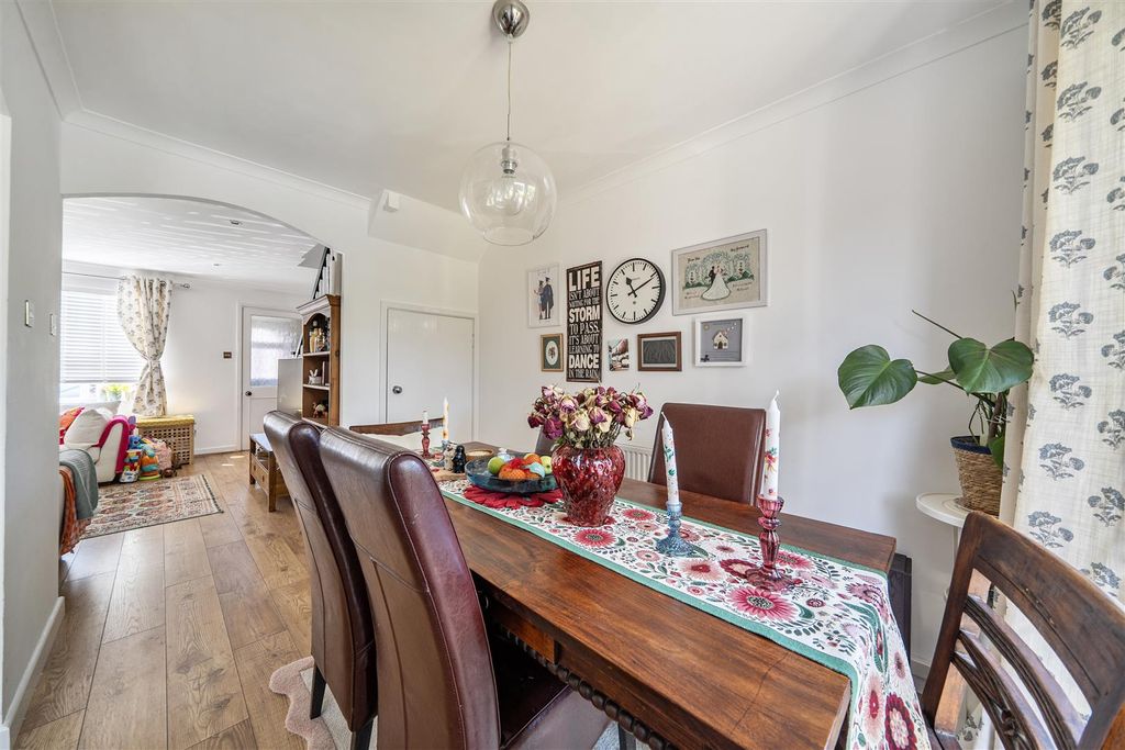 Property photo 3 of 14 Dining Room