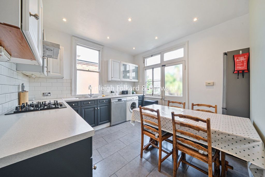 Property photo 1 of 11 Picture No. 14