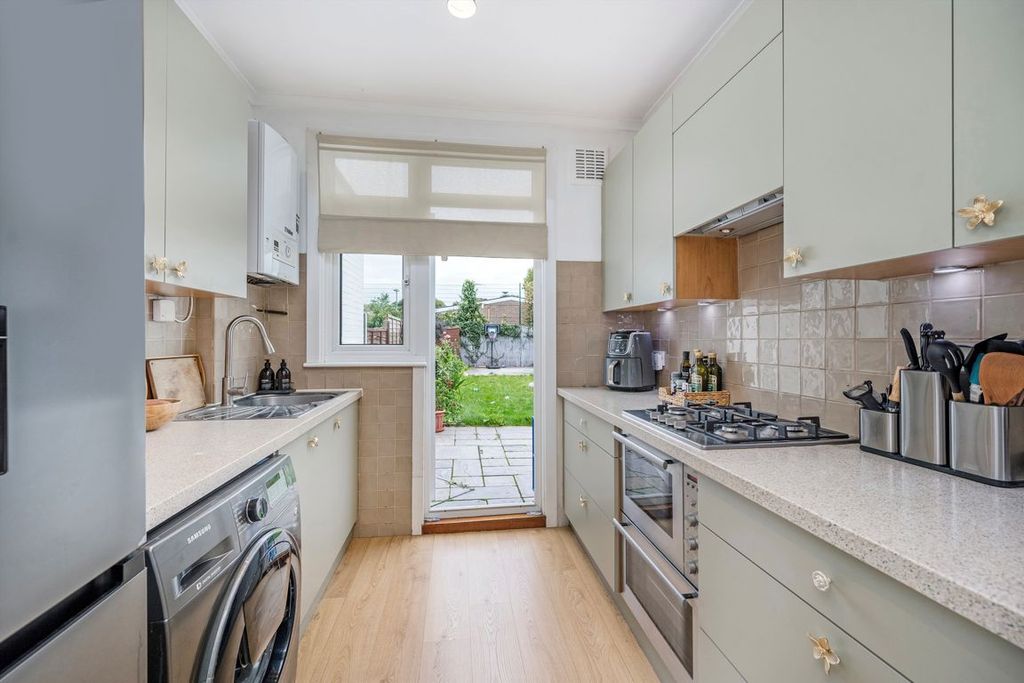 Property photo 3 of 9