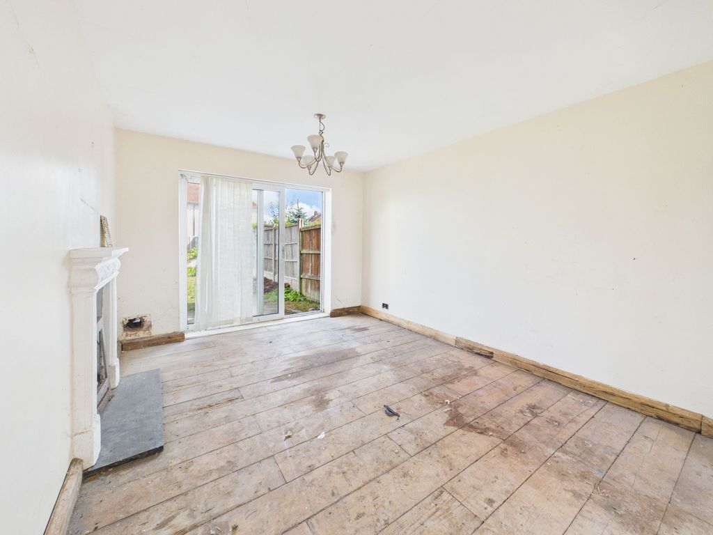 Property photo 3 of 12 Dining Room